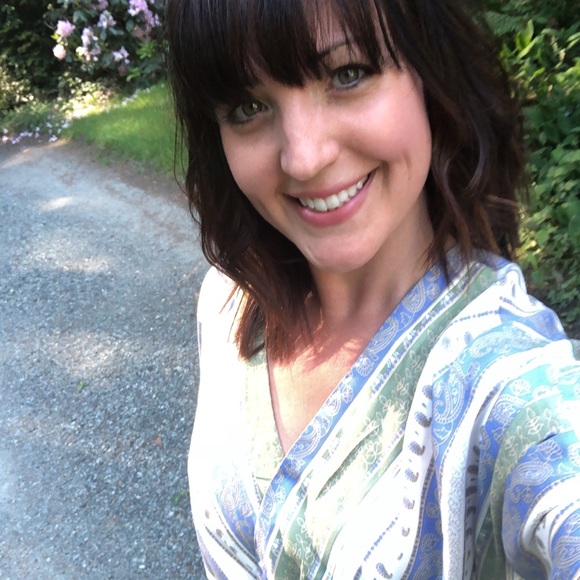 Meet your Posher, Emily - Picture 2 of 4